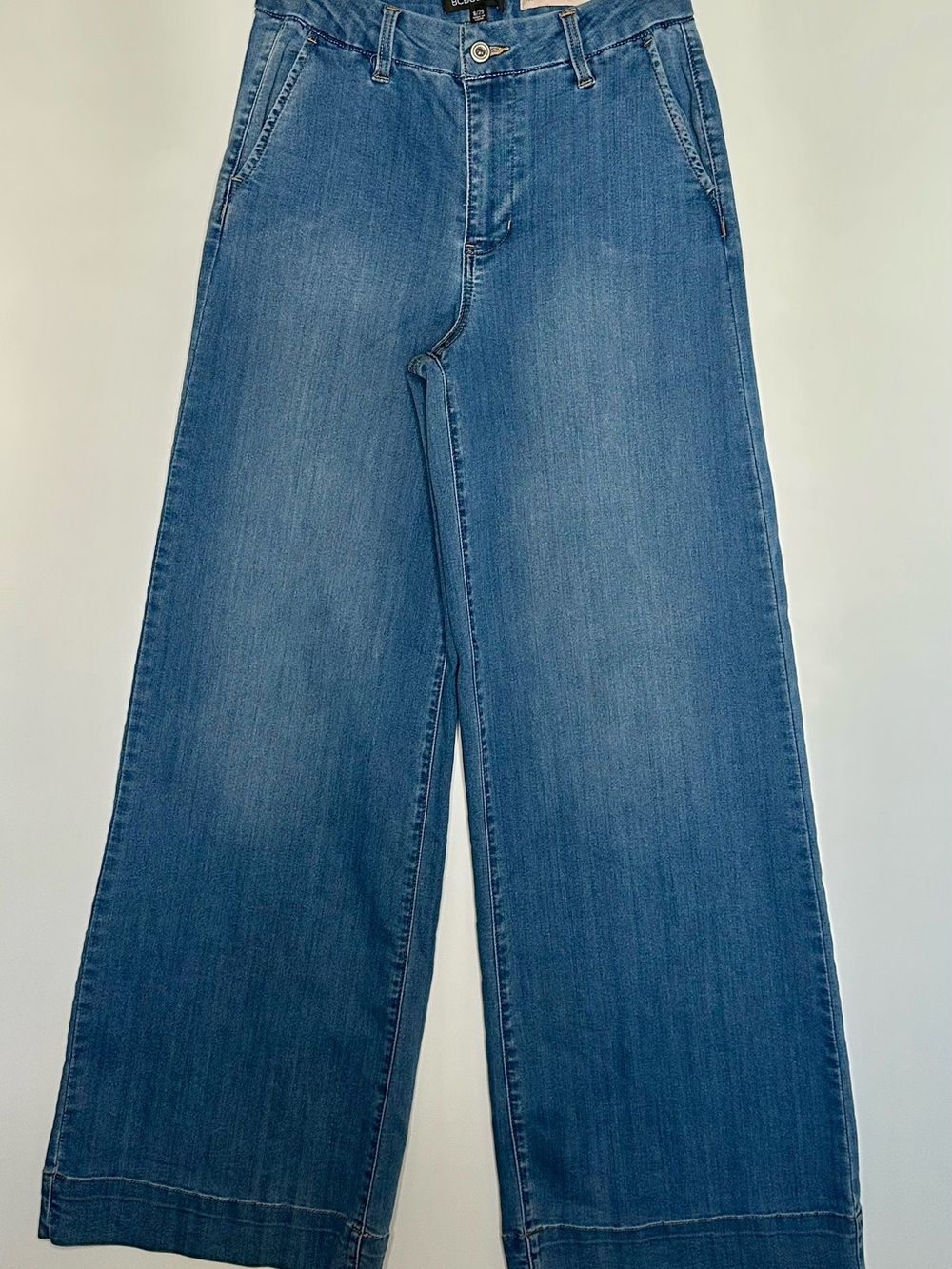 BCBG Wide-Leg Denim Jeans in Medium Blue
